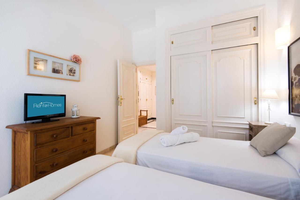Rentandhomes Beachfront Marbella Center エクステリア 写真
